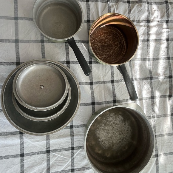 Green Cookware Set - Picture 3 of 4